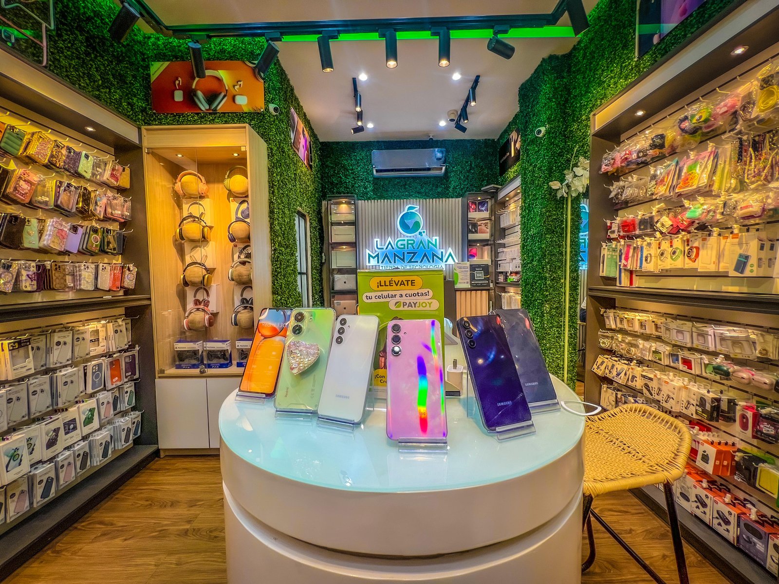 Imagen de la tienda sede castellana 2do piso1.5